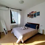 Casa Margherita, Nuovo In Centro Διαμέρισμα Μενάτζιο