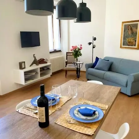 شقة Casa Margherita, Nuovo In Centro ميناجيو